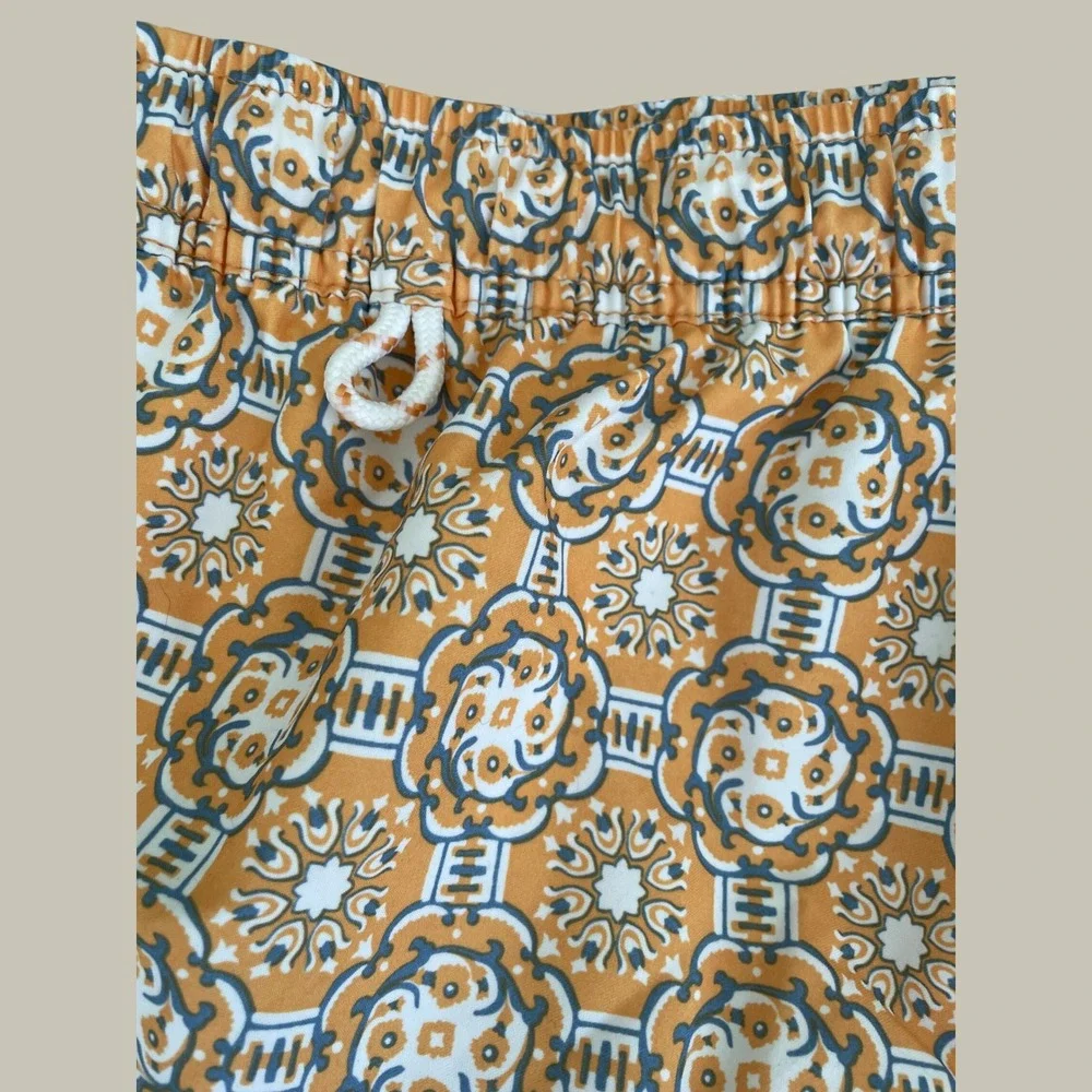 Target Gold Medallion Print Swim Trunks Mens Medium 7